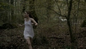 il bosco ragazza che scappa