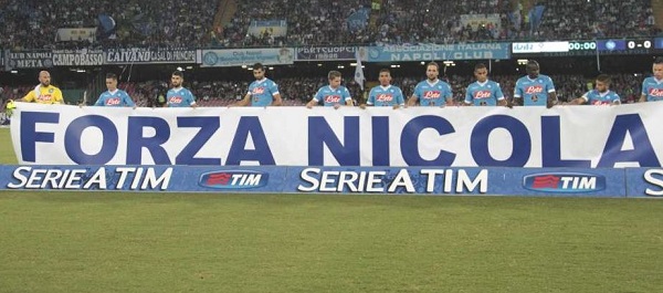 napoli striscione per poliziotto ferito