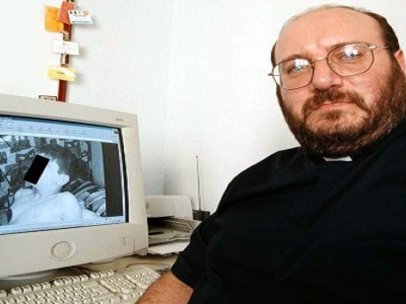 Siracusa, don Di Noto bacchetta Renzi