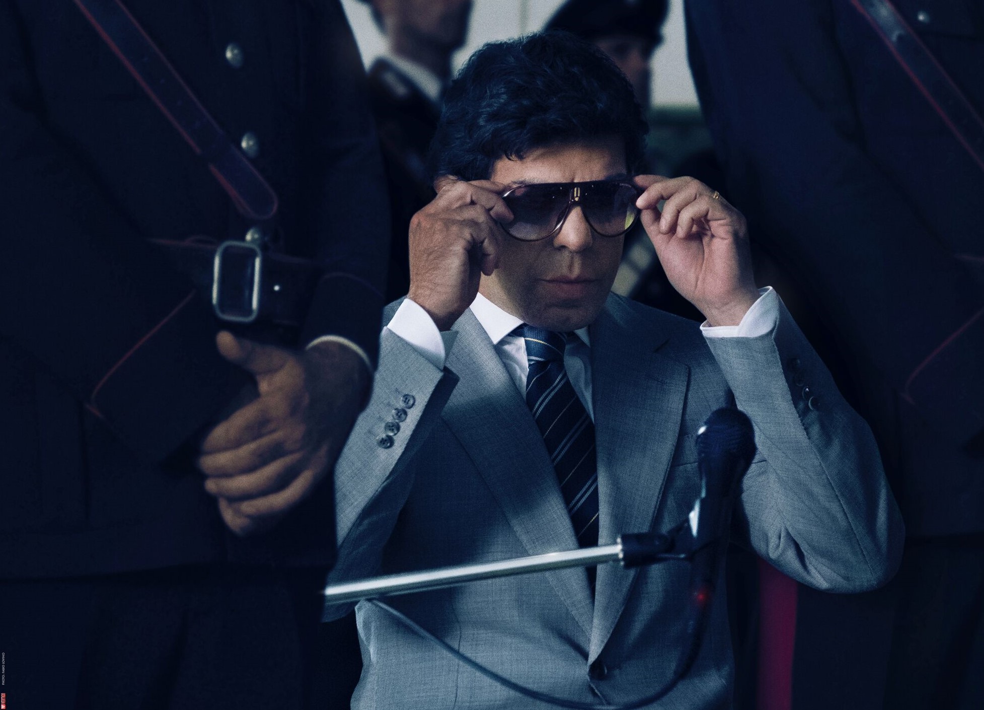 Risultati immagini per il traditore film occhiali